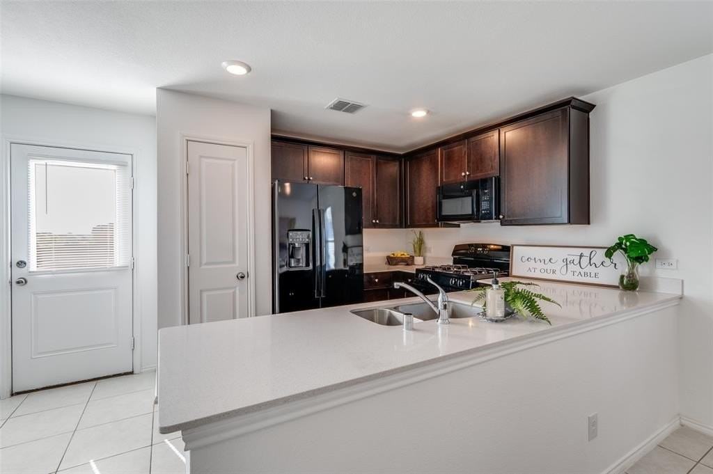 3148 Harper St - Photo 7 of 22