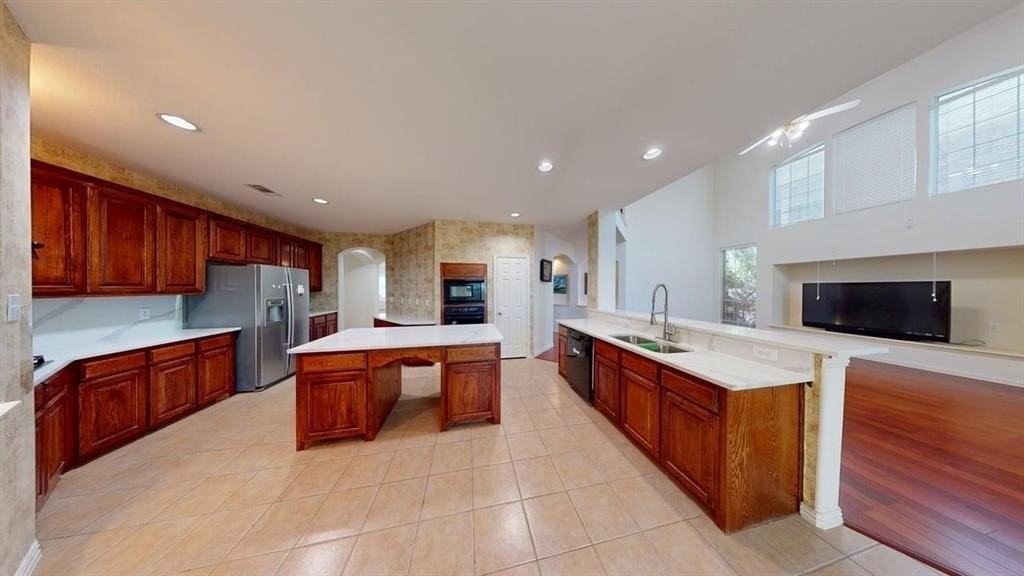 2022 Huntcliffe Ct - Photo 5 of 40