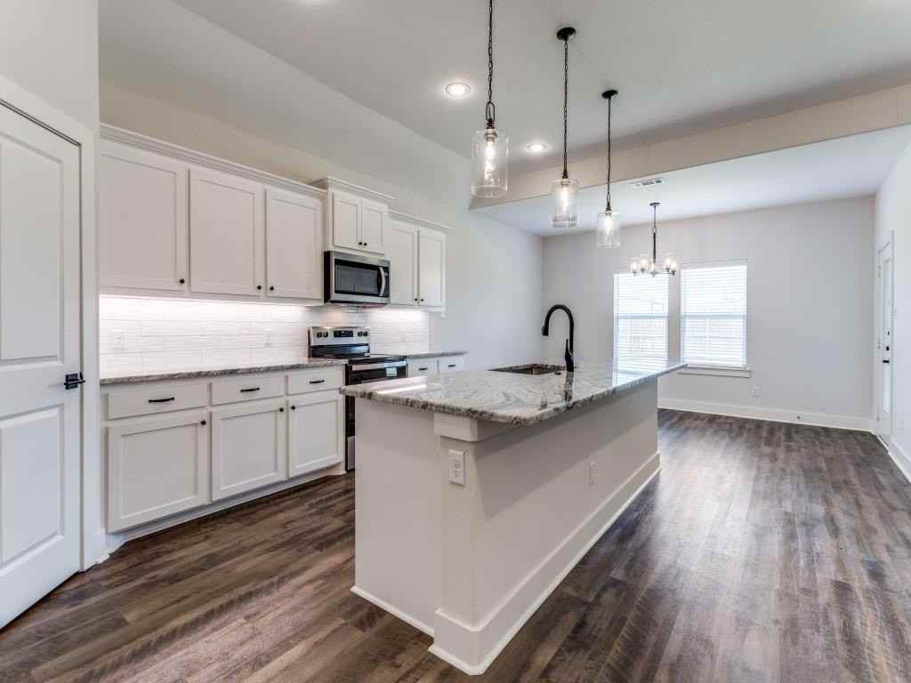 504 Ellis Place Dr - Photo 5 of 20