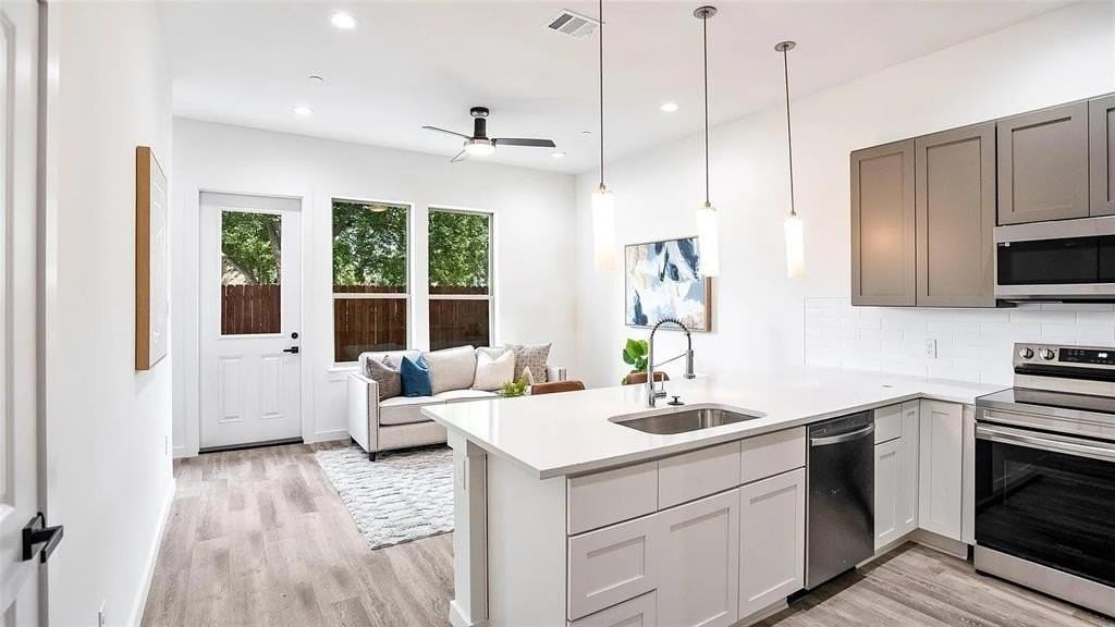 1028 17th St - Photo 6 of 24