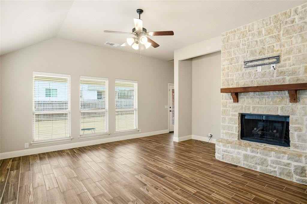 1021 Rustic Oak Way - Photo 4 of 16