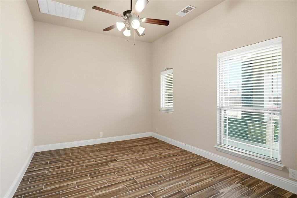 1021 Rustic Oak Way - Photo 6 of 16