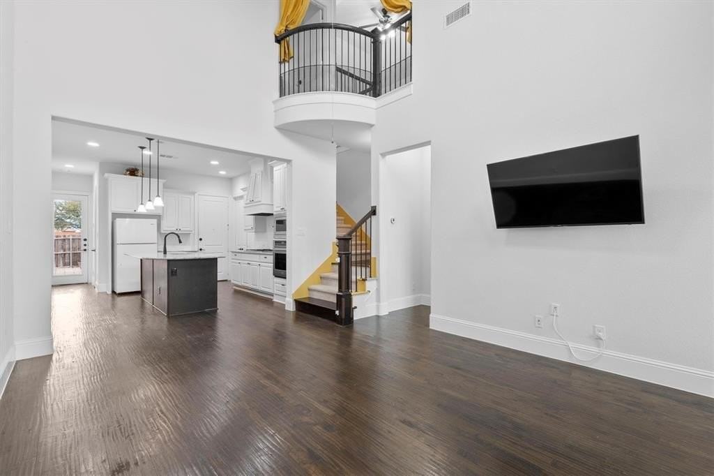 7209 Myrtleridge Dr - Photo 2 of 18