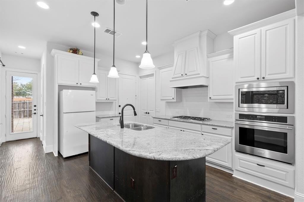 7209 Myrtleridge Dr - Photo 4 of 18