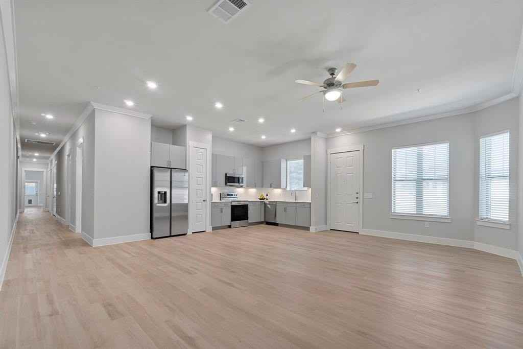 1318 Mahogany Ln - Photo 4 of 24