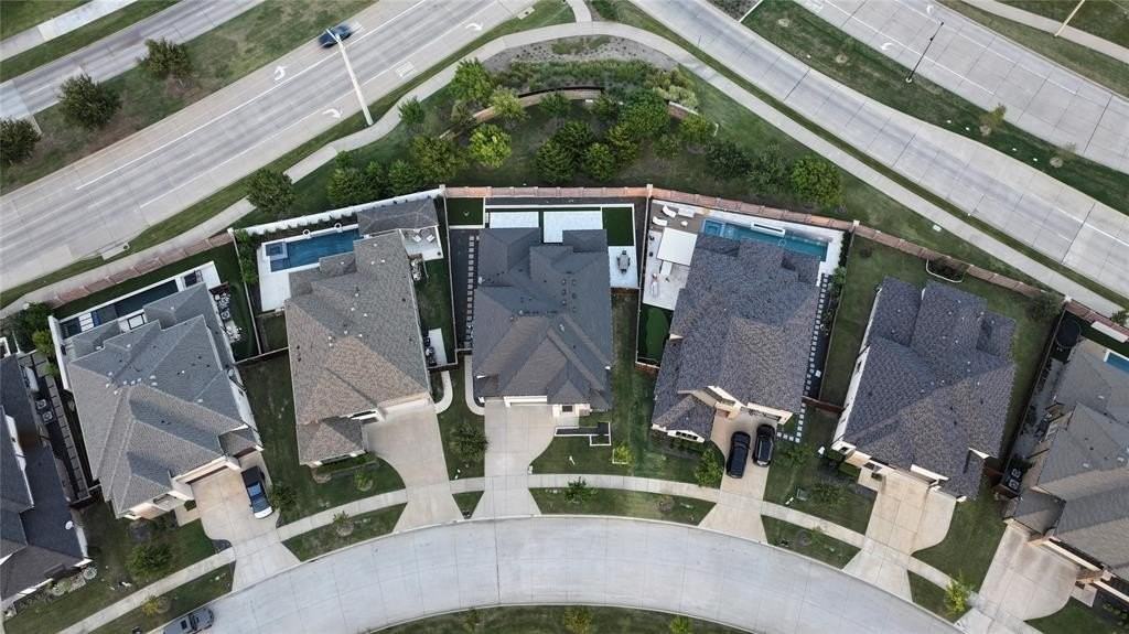 5160 Statesman Ln - Photo 3 of 35