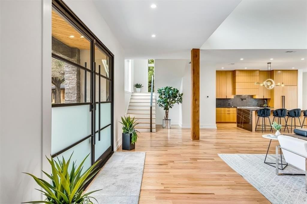 7533 Royal Pl - Photo 2 of 40