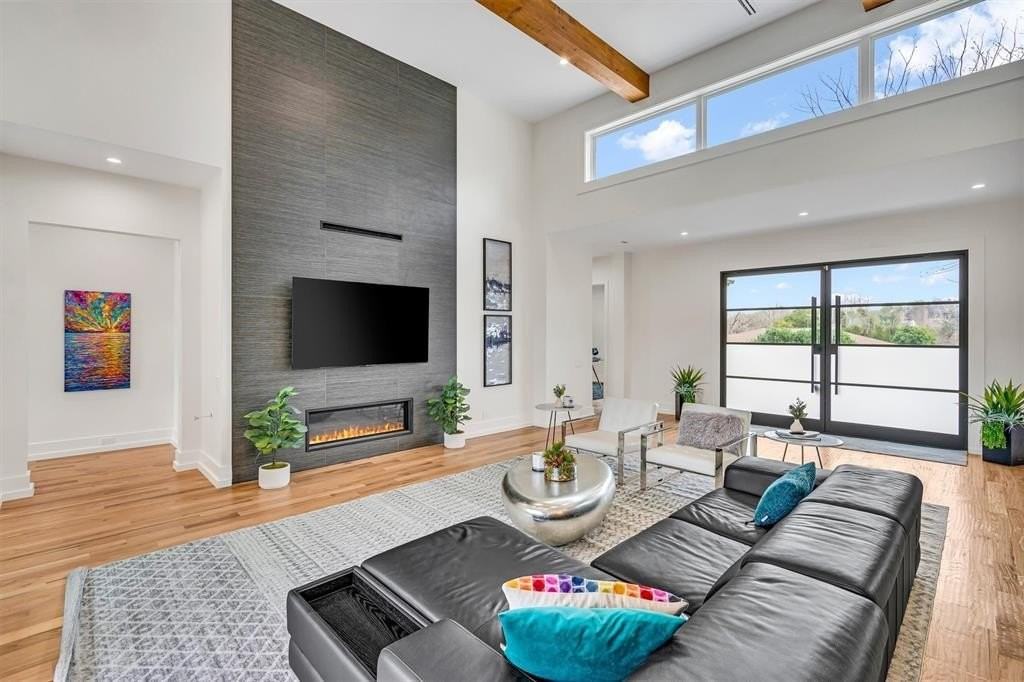 7533 Royal Pl - Photo 7 of 40