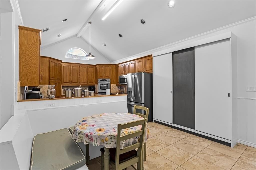 11123 Manorview Cir - Photo 6 of 31