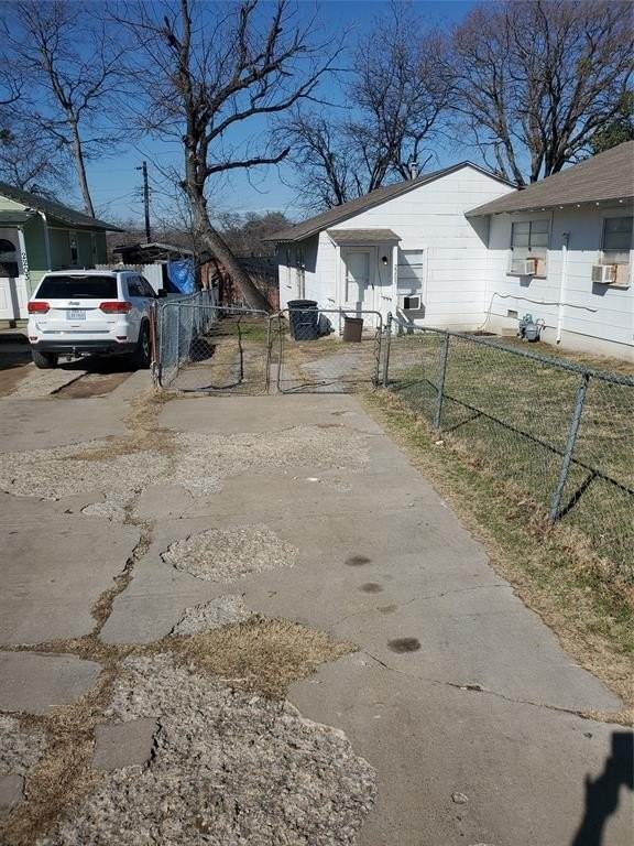 2205 Wagner Ave - Photo 3 of 14