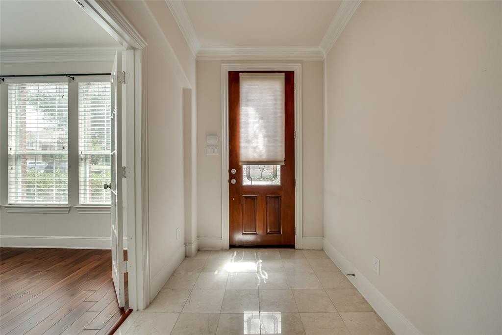 1337 Marina Dr - Photo 4 of 30