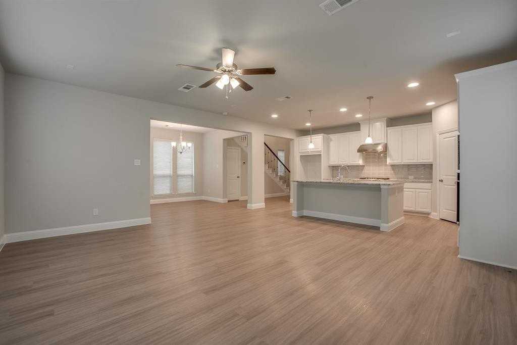 3201 Damsel Sauvage Ln - Photo 4 of 8