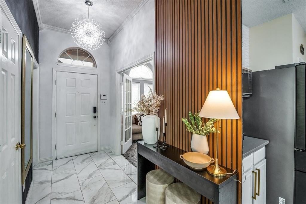 4136 Creekhollow Dr - Photo 2 of 25