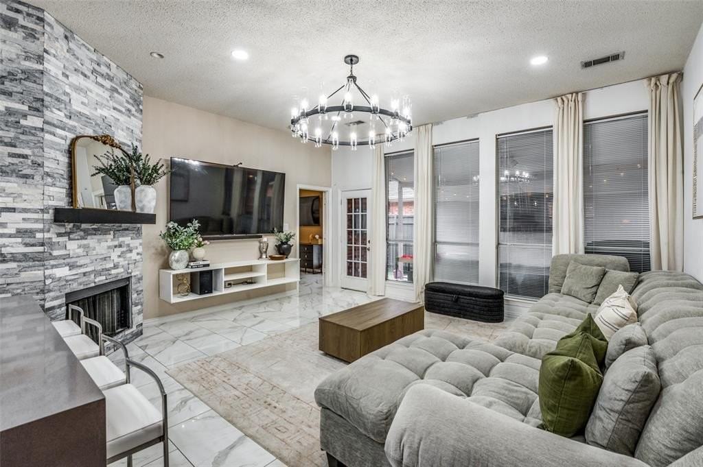 4136 Creekhollow Dr - Photo 3 of 25