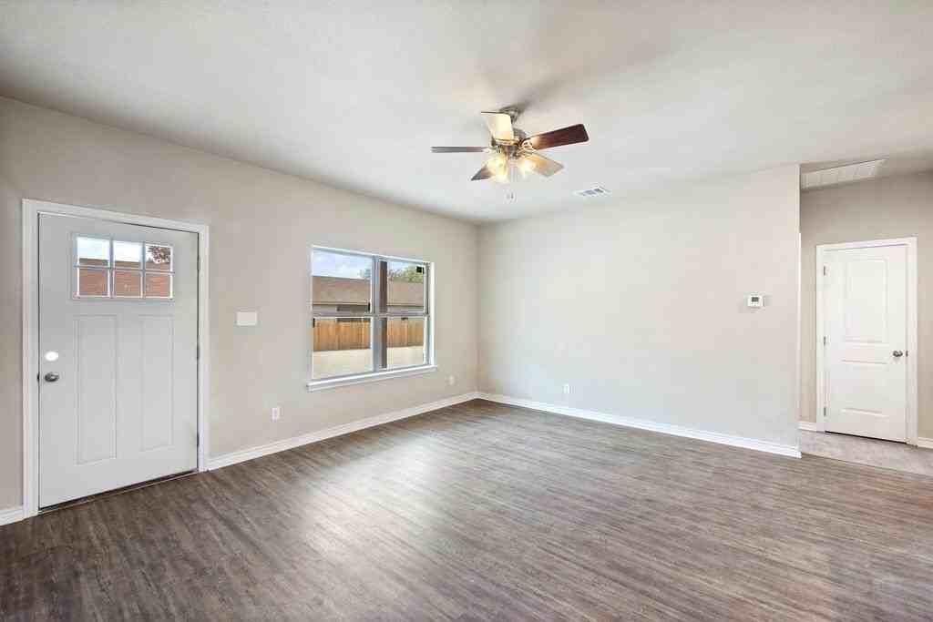 2865 Conveyor Dr #B - Photo 5 of 18