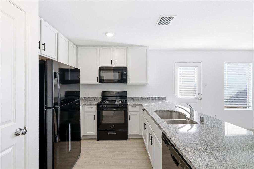 9012 Red Fox Trl - Photo 7 of 19