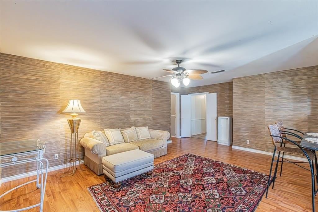 618 Magnolia St - Photo 6 of 38