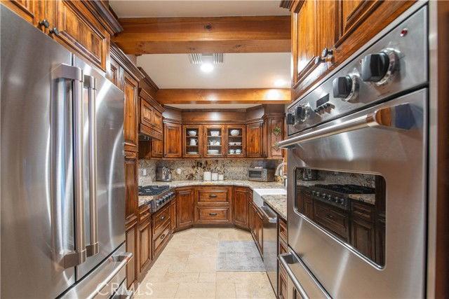 19148 Sylvan St - Photo 2 of 8