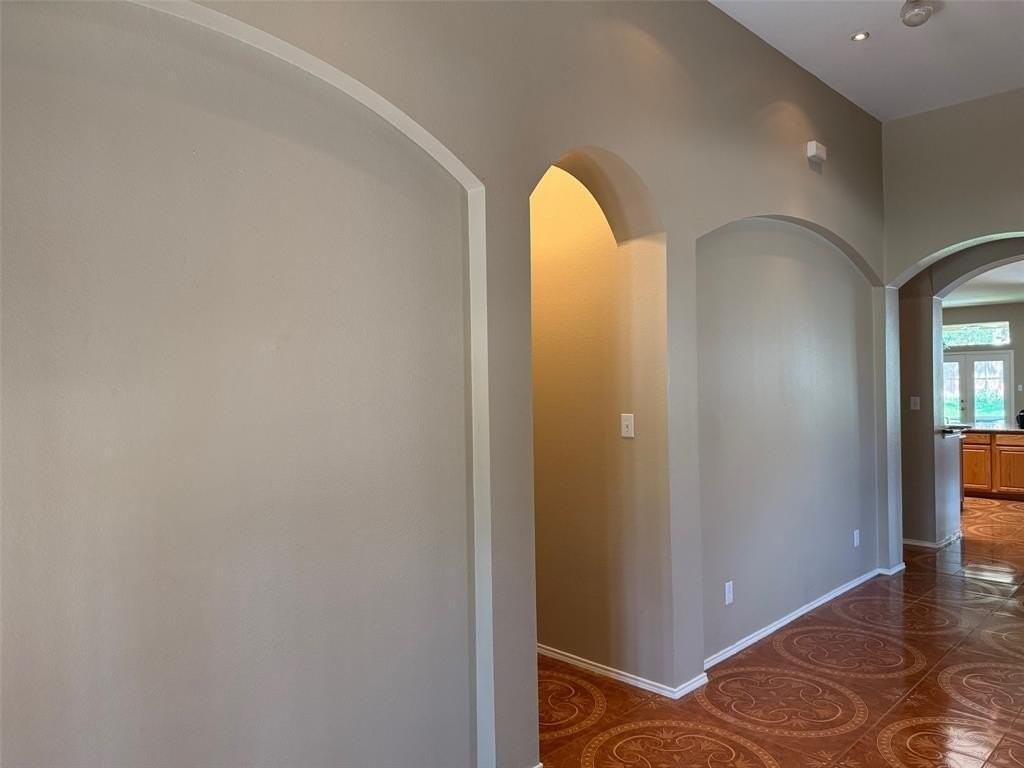 405 Love Bird Ln - Photo 5 of 40