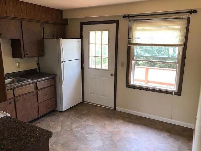 12631 W Michigan Ave - Photo 2 of 9