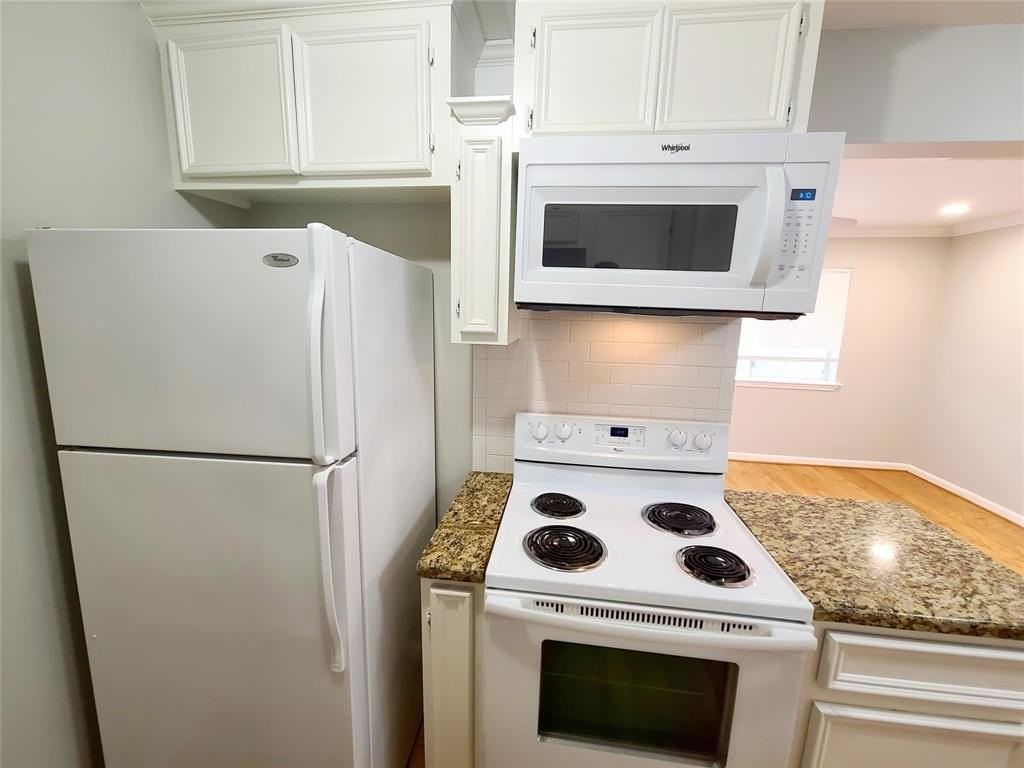 4931 Junius St #8 - Photo 5 of 17