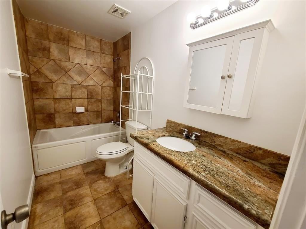 4931 Junius St #8 - Photo 7 of 17