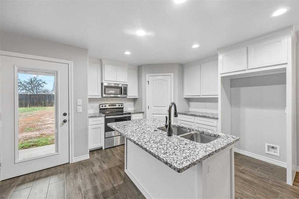 228 Saint Charles Dr #B - Photo 3 of 20