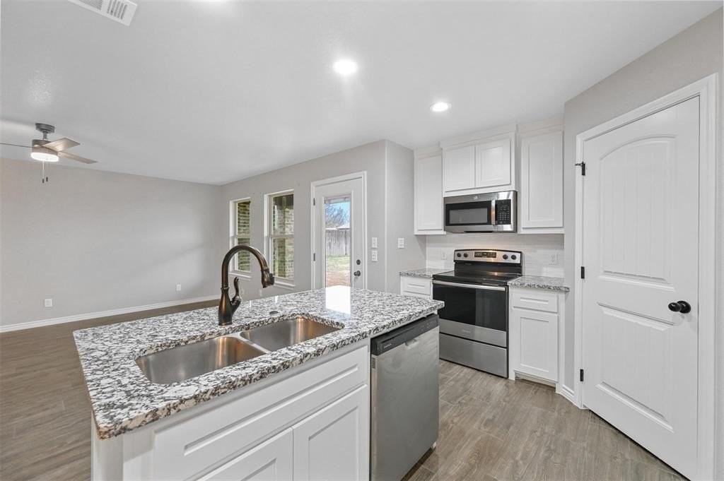 228 Saint Charles Dr #B - Photo 4 of 20