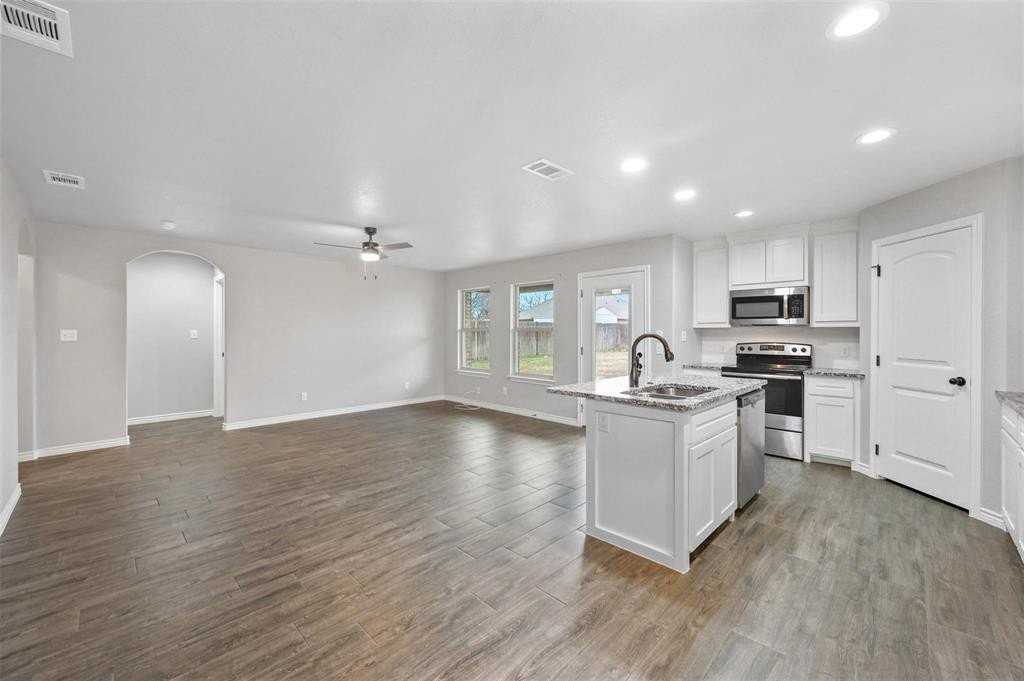 228 Saint Charles Dr #B - Photo 5 of 20