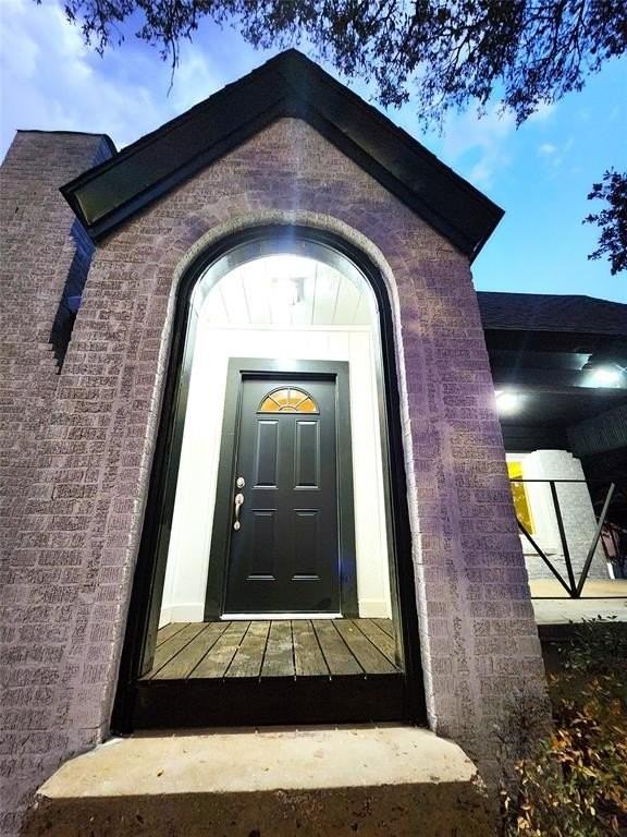 2114 N Elm St - Photo 3 of 29