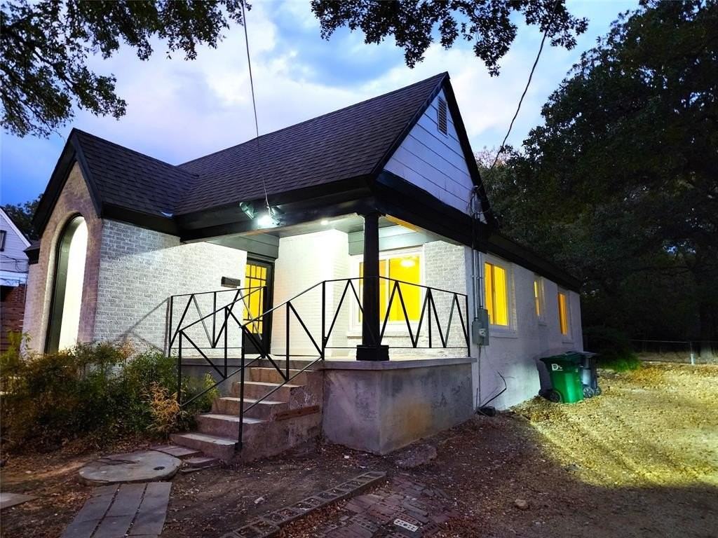 2114 N Elm St - Photo 5 of 29