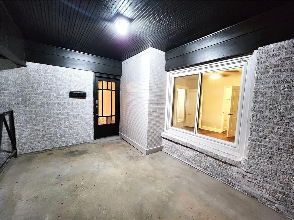 2114 N Elm St - Photo 6 of 29