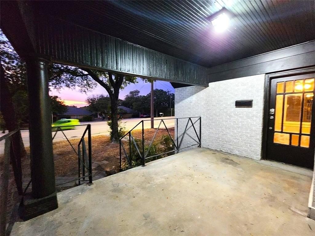 2114 N Elm St - Photo 7 of 29