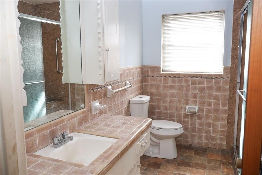 9413 Merritt Rd - Photo 5 of 12