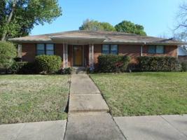 featured image of 921 Poinsettia Dr