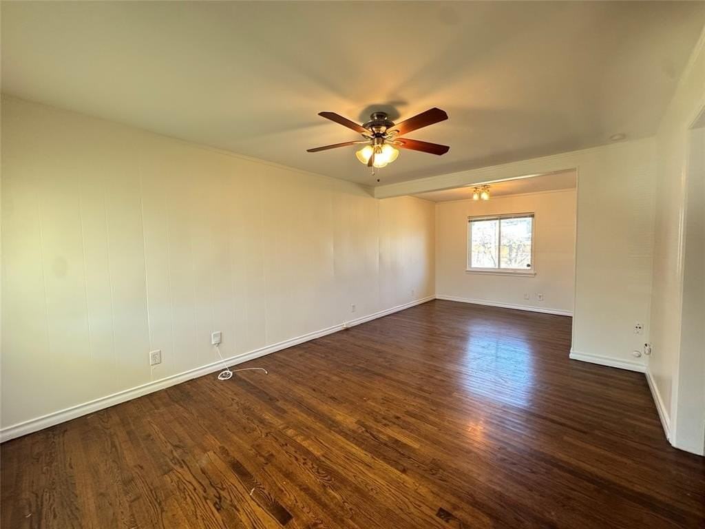 2715 Fenwick Dr - Photo 2 of 11