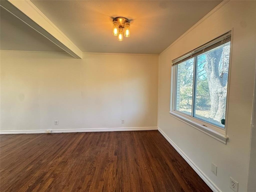 2715 Fenwick Dr - Photo 3 of 11