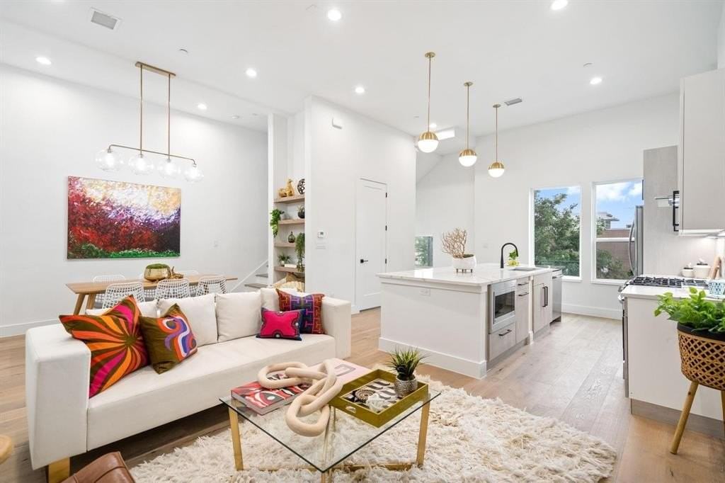 4208 Live Oak St #103 - Photo 7 of 40