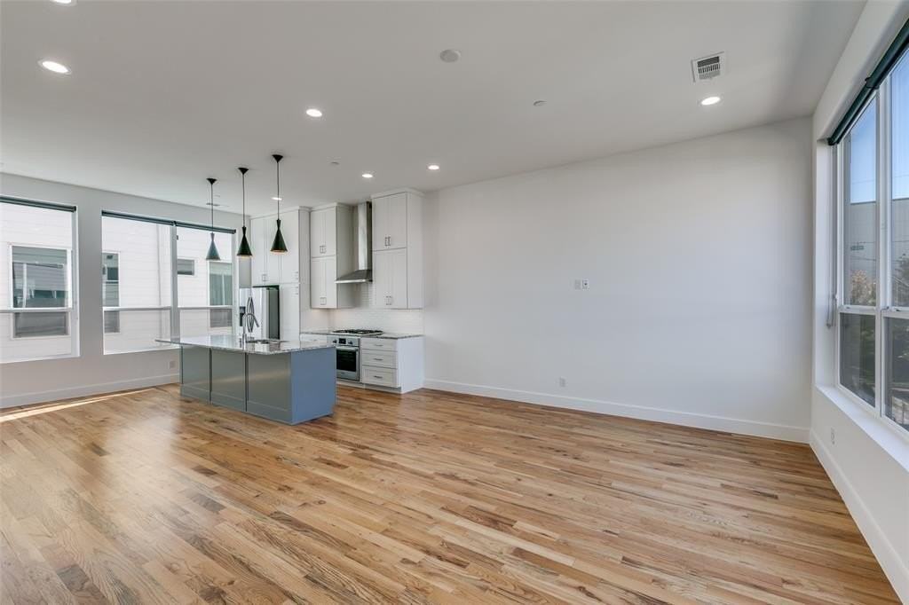 5923 Lindell Ave #102 - Photo 6 of 12