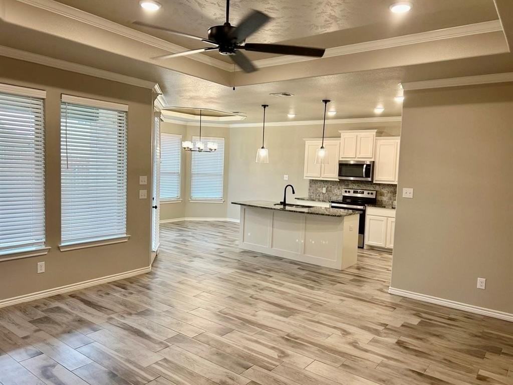 1311 Oleander Dr - Photo 4 of 20