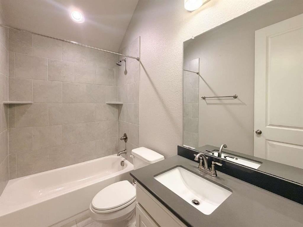 1600 Irene Dr - Photo 7 of 32