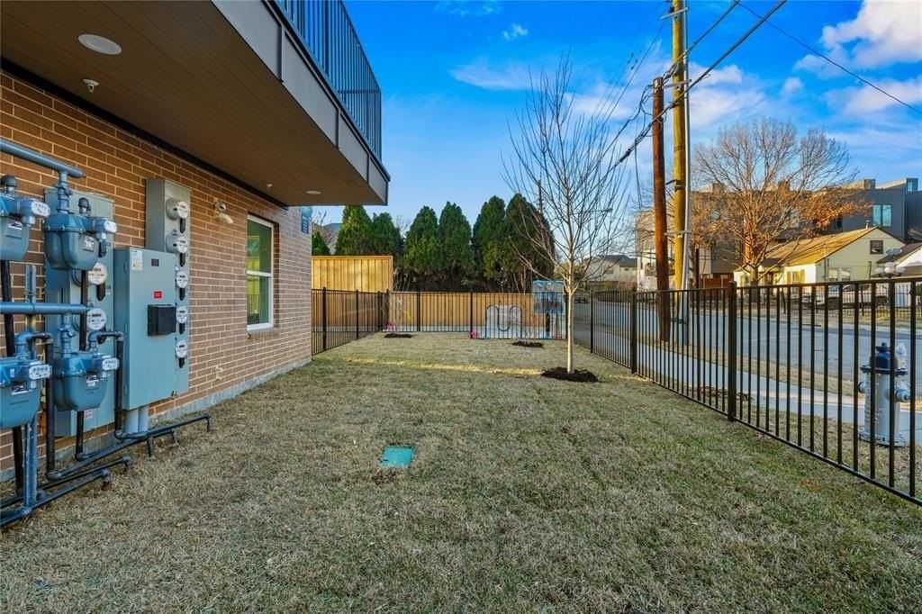 2101 N Prairie Ave #201 - Photo 5 of 23