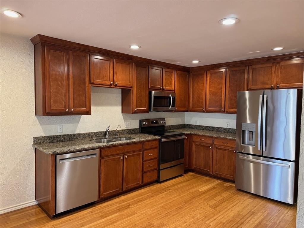 4422 Westdale Ct - Photo 4 of 20