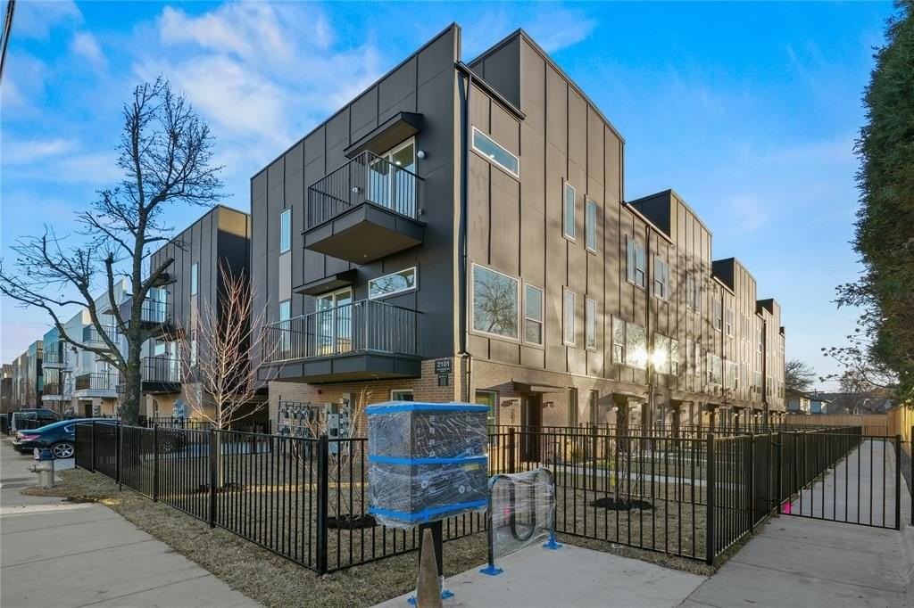 2031 N Prairie Ave #101 - Photo 2 of 23