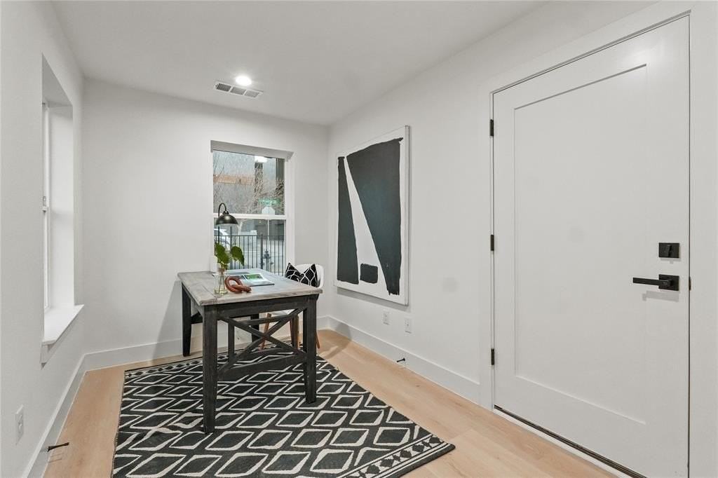 2031 N Prairie Ave #101 - Photo 6 of 23