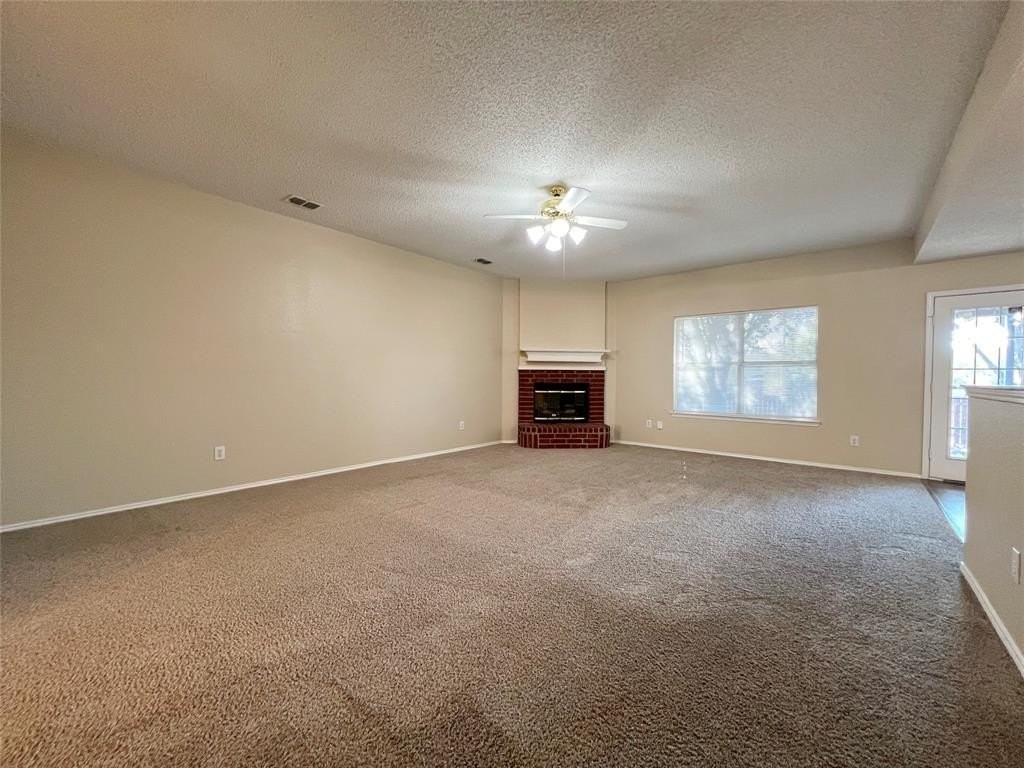 4021 Busch Gardens Dr - Photo 3 of 18