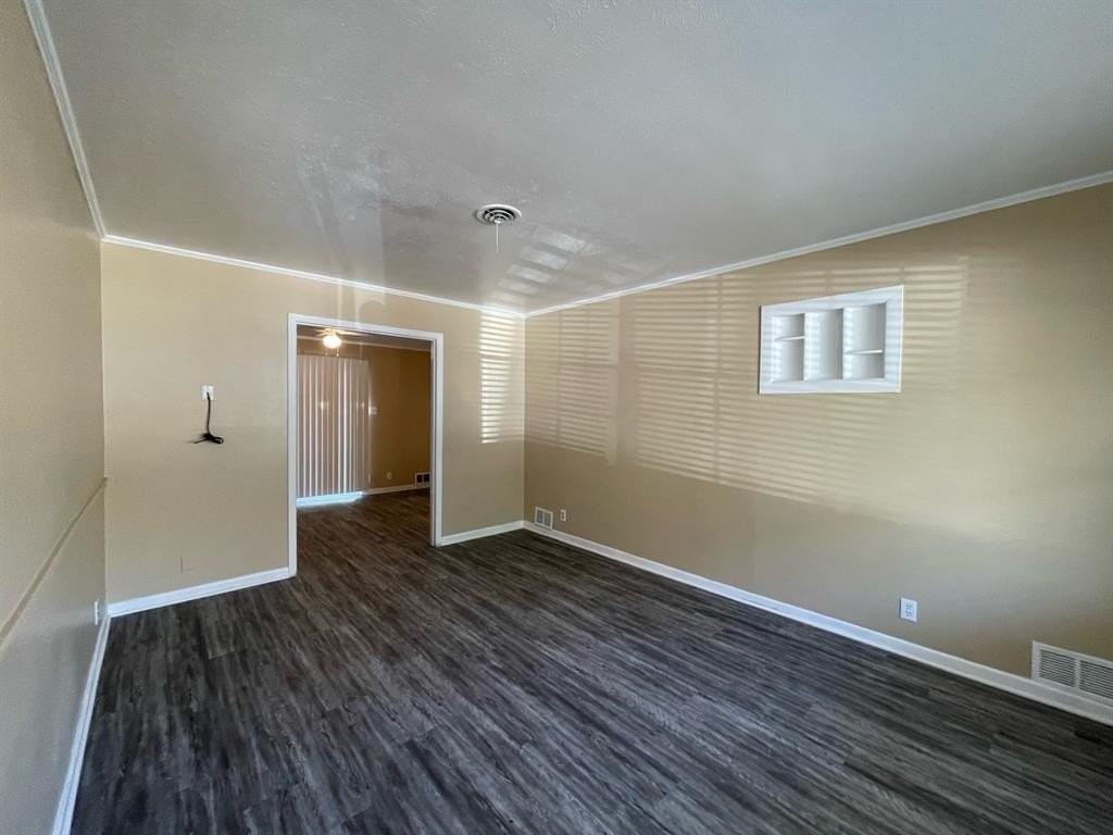 2310 Gilbert Cir - Photo 2 of 9