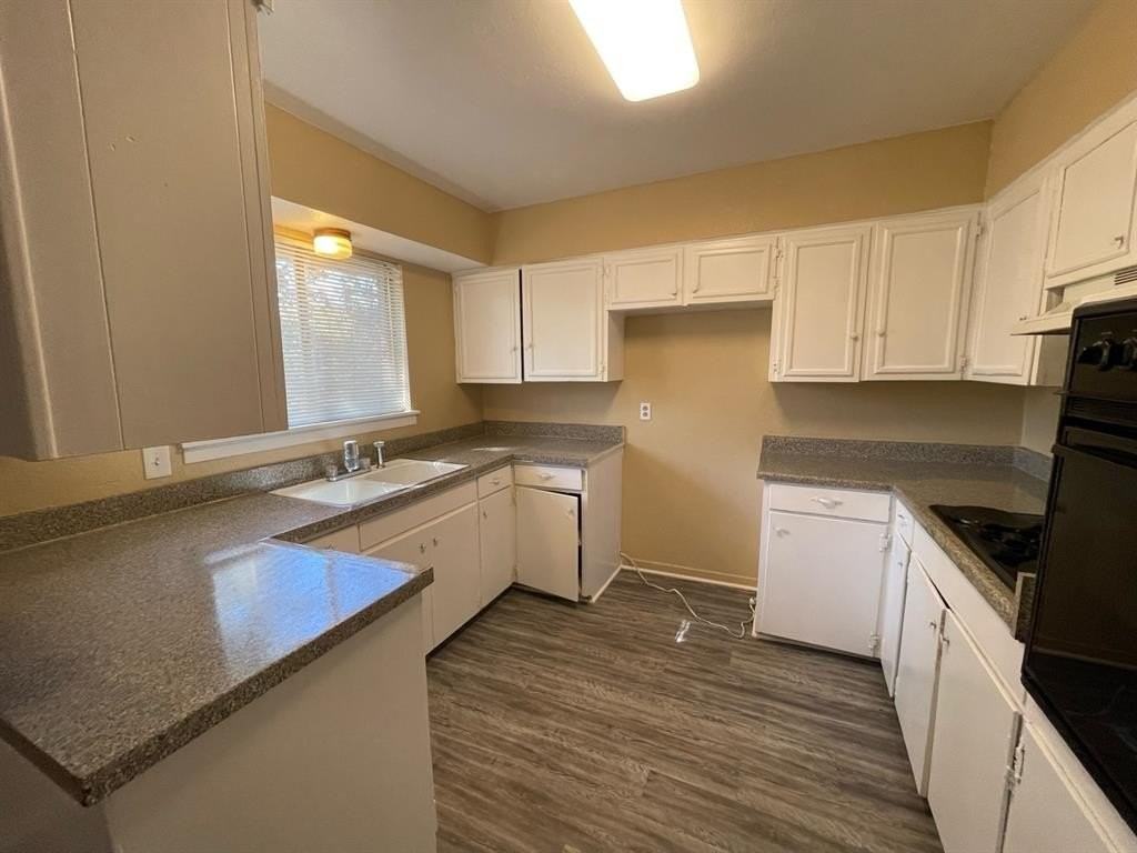 2310 Gilbert Cir - Photo 3 of 9