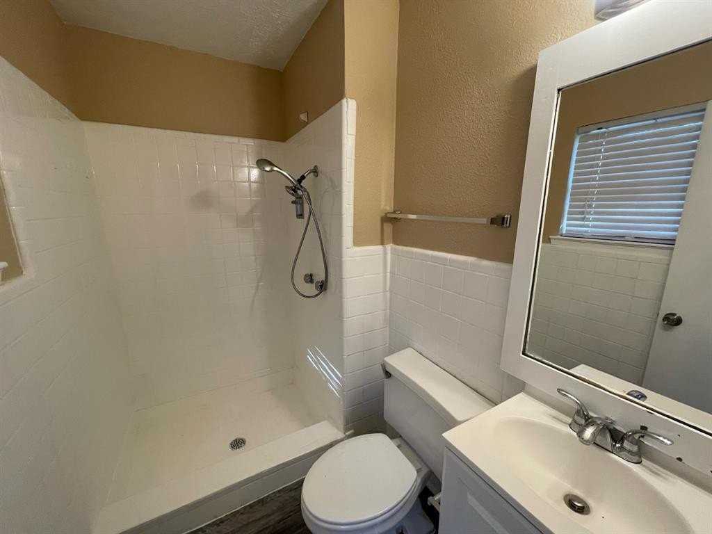 2310 Gilbert Cir - Photo 6 of 9