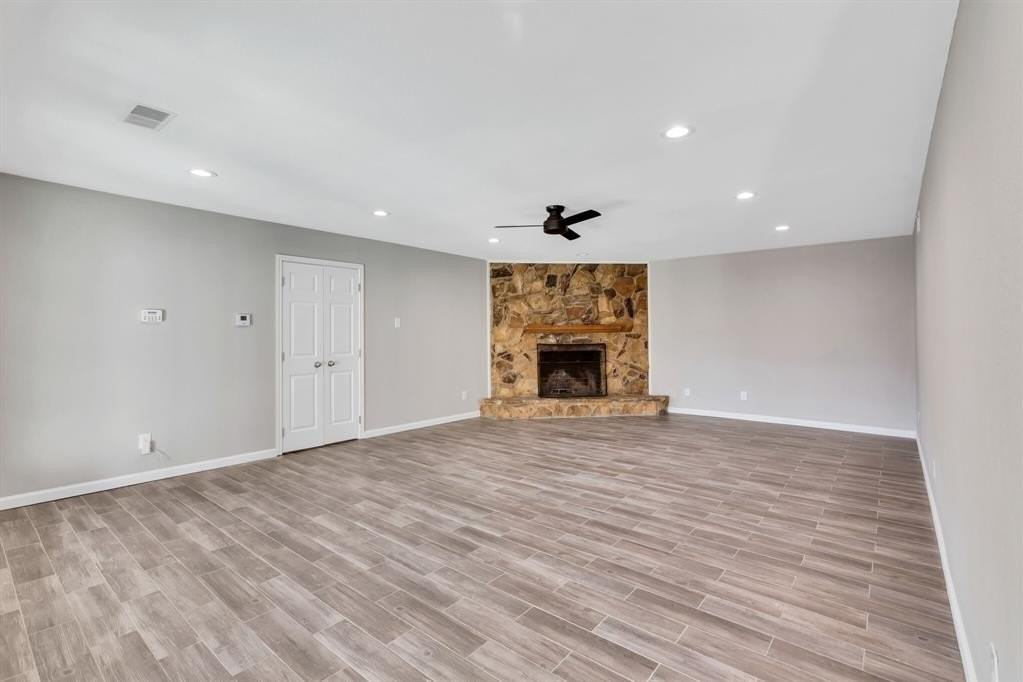 14721 Birchridge Dr - Photo 3 of 37